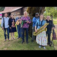 D'Petal Tones at Lumos Winery in June of 2026